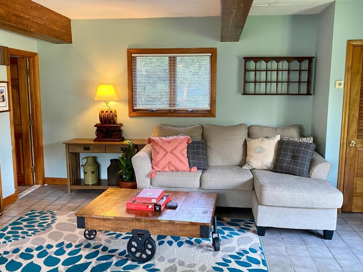 1 Bed Cottage, Partial Waterviews & Water Access Westport 外观 照片